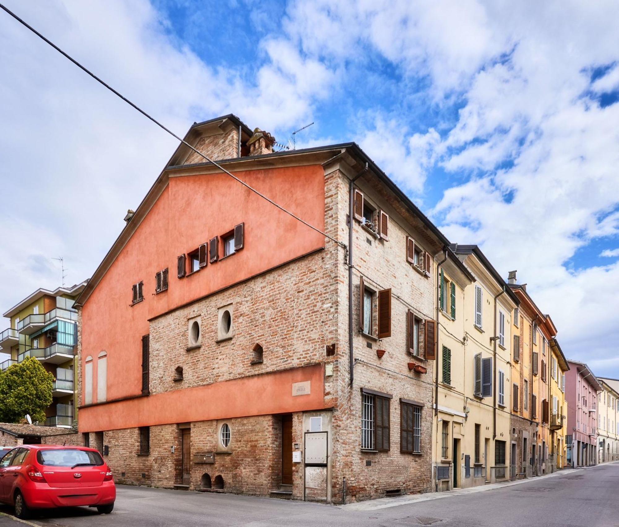 Il Lusso Della Semplicita Apartman Piacenza Kültér fotó